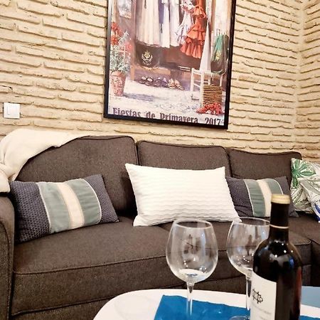 Hostfy Mercado De Triana Sevilla Exteriér fotografie