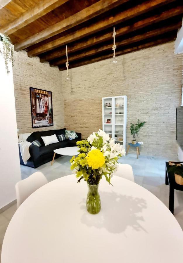 Hostfy Mercado De Triana Sevilla Exteriér fotografie